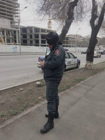 Policía en las calles de Ereván, Armenia Policía en las calles de Ereván, Armenia