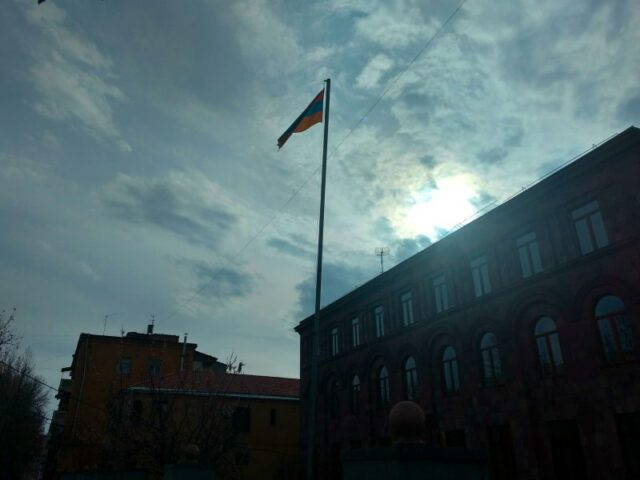 Bandera nacional en Ereván, Armenia Bandera nacional en Ereván, Armenia