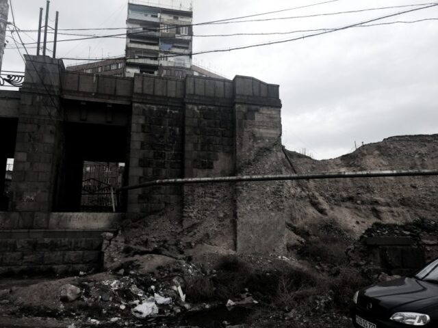 Edificios reduidos en el casco antiguo de Kond, Ereván, Armenia Edificios reduidos en el casco antiguo de Kond, Ereván, Armenia