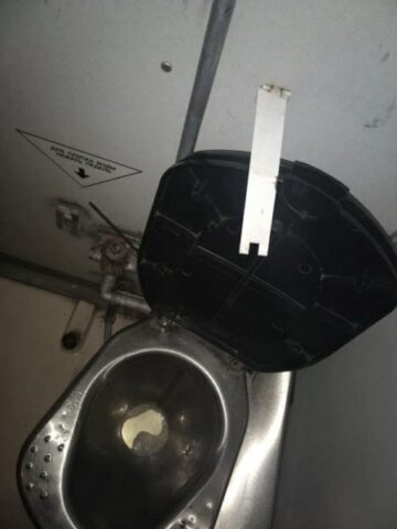Váter en el tren Armenia-Georgia Váter en el tren Armenia-Georgia