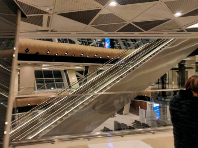 Aeropuerto Internacional Heydar Aliyev en Baku, Azerbaiyán Aeropuerto Internacional Heydar Aliyev en Baku, Azerbaiyán