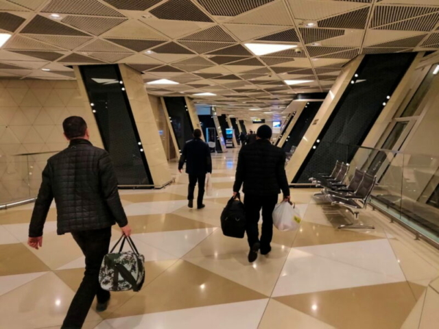 Aeropuerto Internacional Heydar Aliyev en Baku, Azerbaiyán Aeropuerto Internacional Heydar Aliyev en Baku, Azerbaiyán