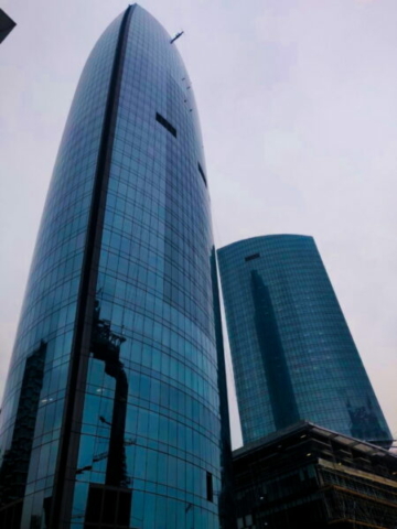 Centro de negocios en la Bahía Crescent, Baku, Azerbaiyán Centro de negocios en la Bahía Crescent, Baku, Azerbaiyán