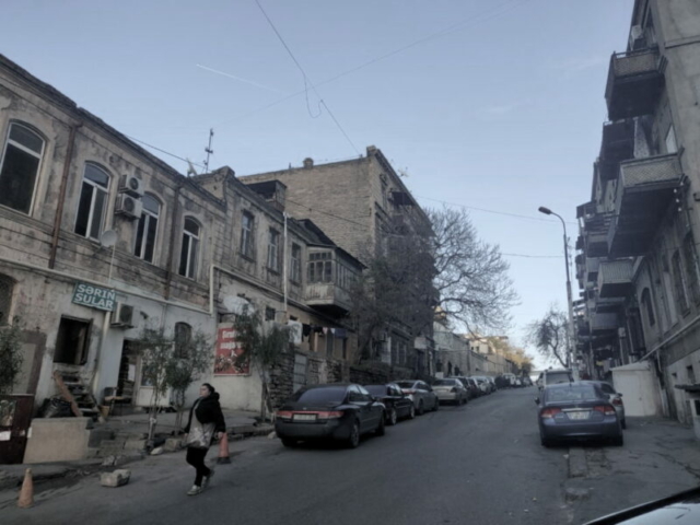 Calle Shamil Azizbeyov, Baku, Azerbaiyán Calle Shamil Azizbeyov, Baku, Azerbaiyán