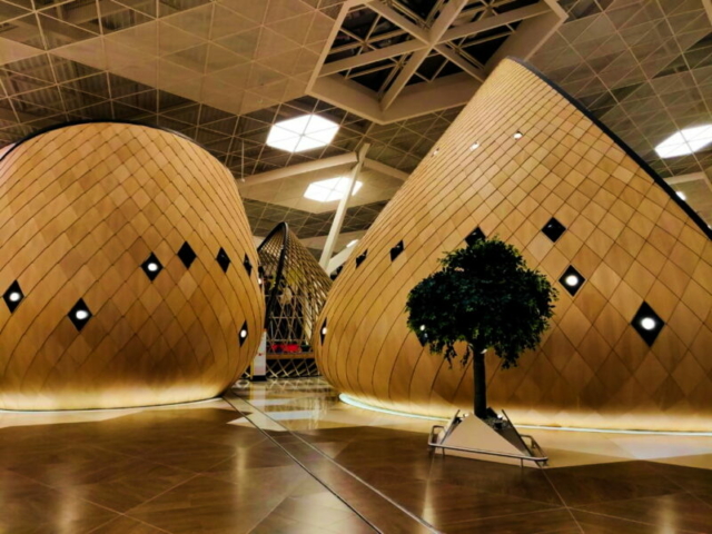 Aeropuerto Internacional Heydar Aliyev en Baku, Azerbaiyán Aeropuerto Internacional Heydar Aliyev en Baku, Azerbaiyán