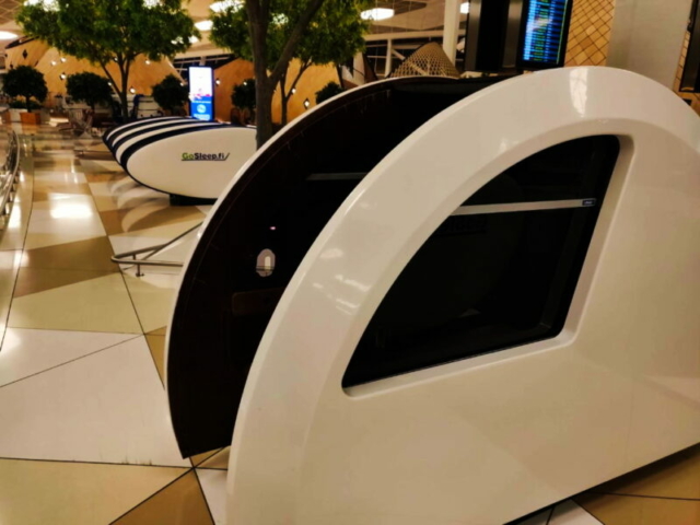 Cabinas para dormir en el Aeropuerto Internacional Heydar Aliyev en Baku, Azerbaiyán Cabinas para dormir en el Aeropuerto Internacional Heydar Aliyev en Baku, Azerbaiyán