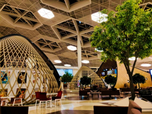 Aeropuerto Internacional Heydar Aliyev en Baku, Azerbaiyán Aeropuerto Internacional Heydar Aliyev en Baku, Azerbaiyán