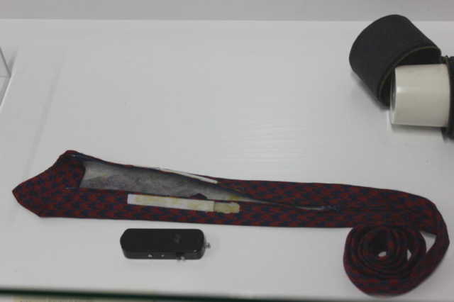 Camara y microfono escondido en una corbata Camara y microfono escondido en una corbata